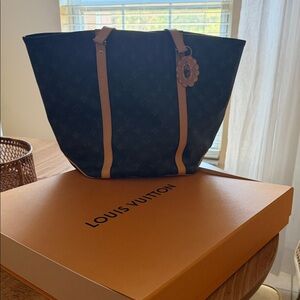 Louis Vuitton  Tote Bag